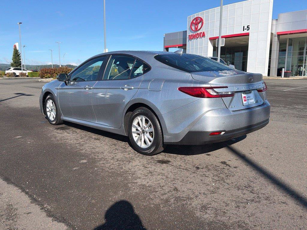Used 2025 Toyota Camry LE FWD image 9