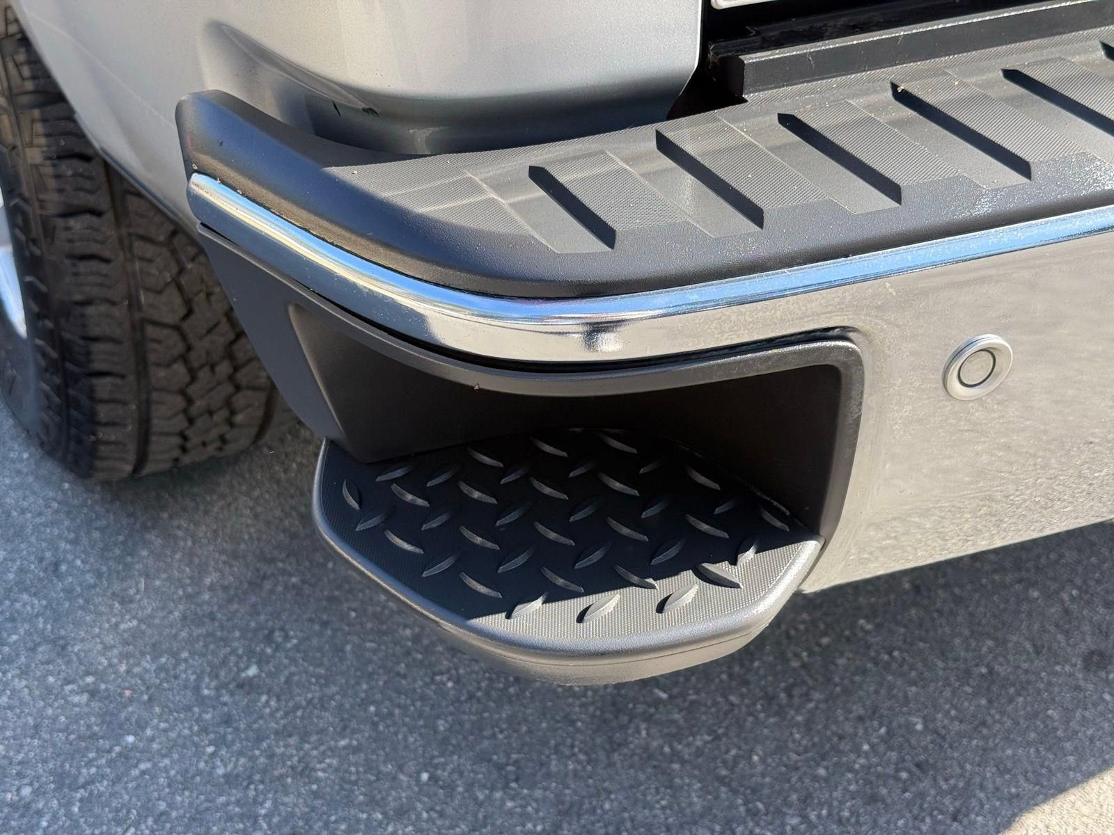 Used 2018 Chevrolet Silverado 1500 LT w/ All Star Edition AWD/4WD image 11