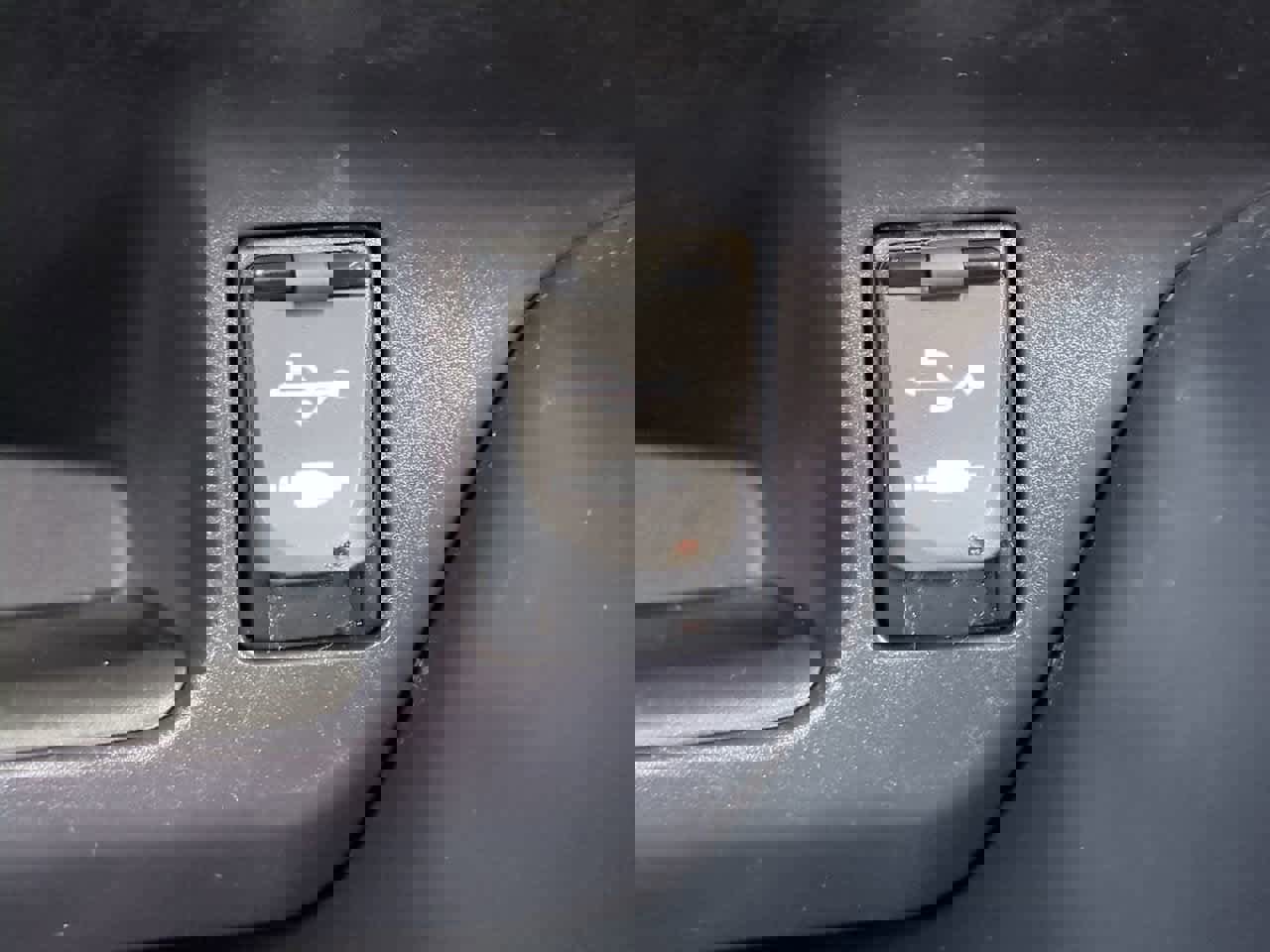 Certified 2018 Toyota C-HR XLE image 20