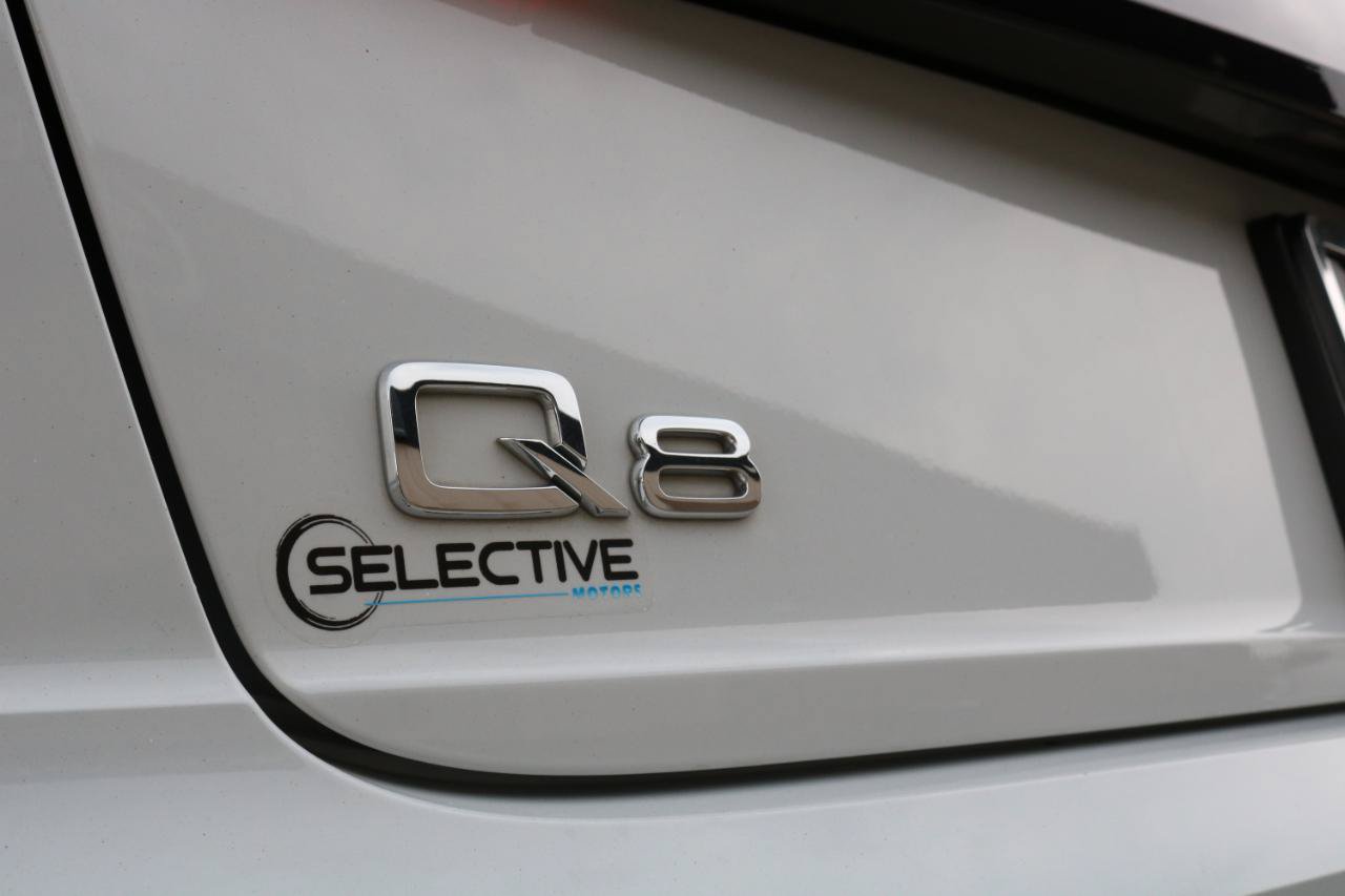 Used 2019 Audi Q8 Premium Plus w/ Premium Plus AWD/4WD image 17