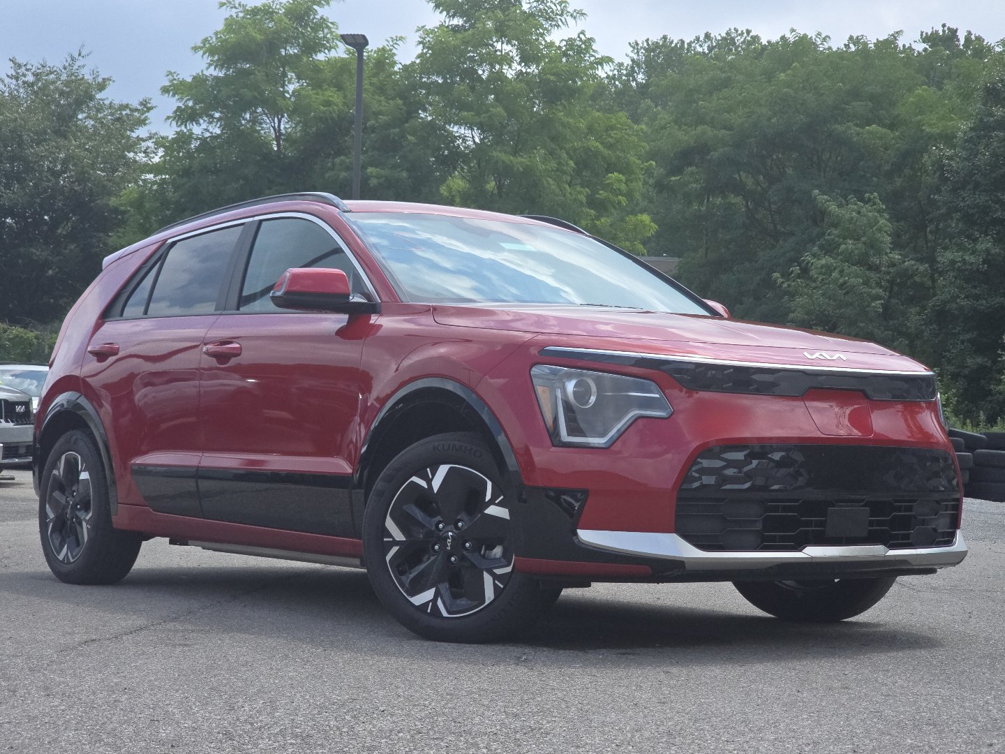 Used 2024 Kia Niro Wind w/ Wind Preserve Package FWD image 2