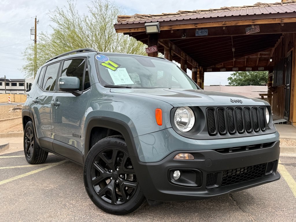 Used 2017 Jeep Renegade Altitude FWD image 2