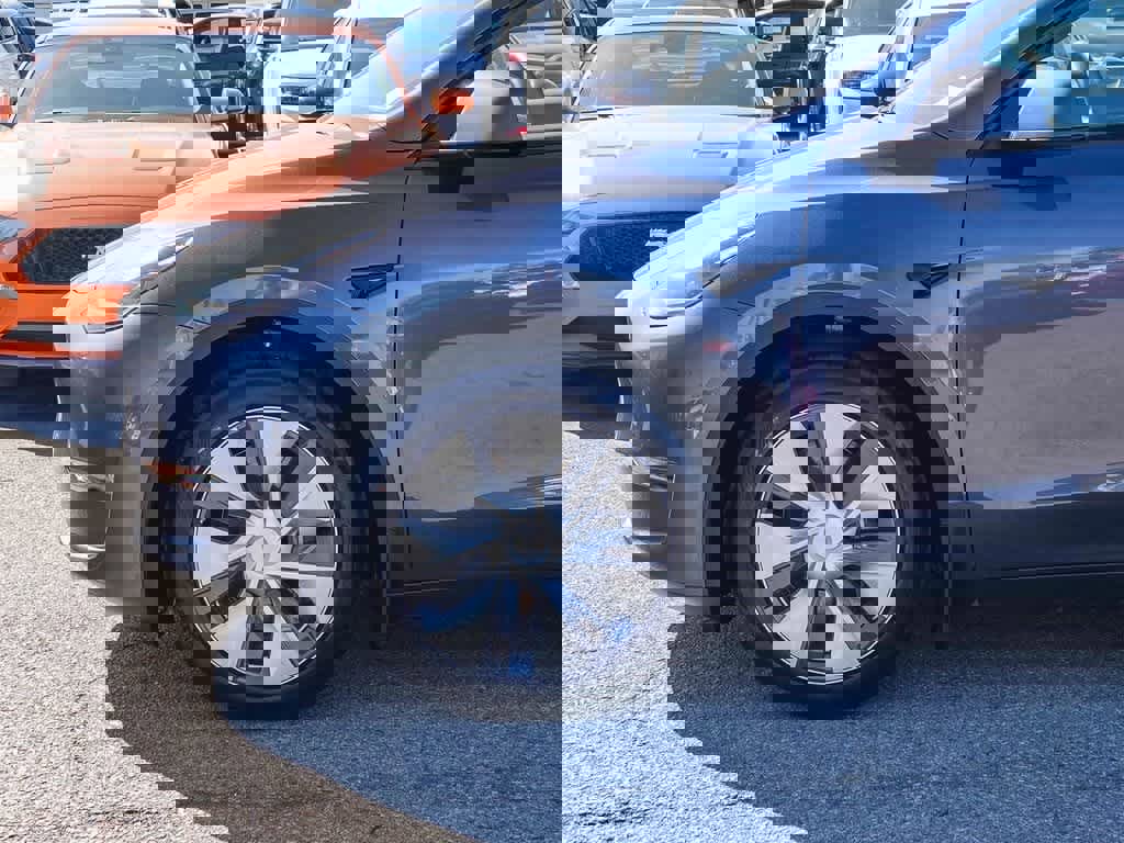 Used 2023 Tesla Model Y Long Range image 9