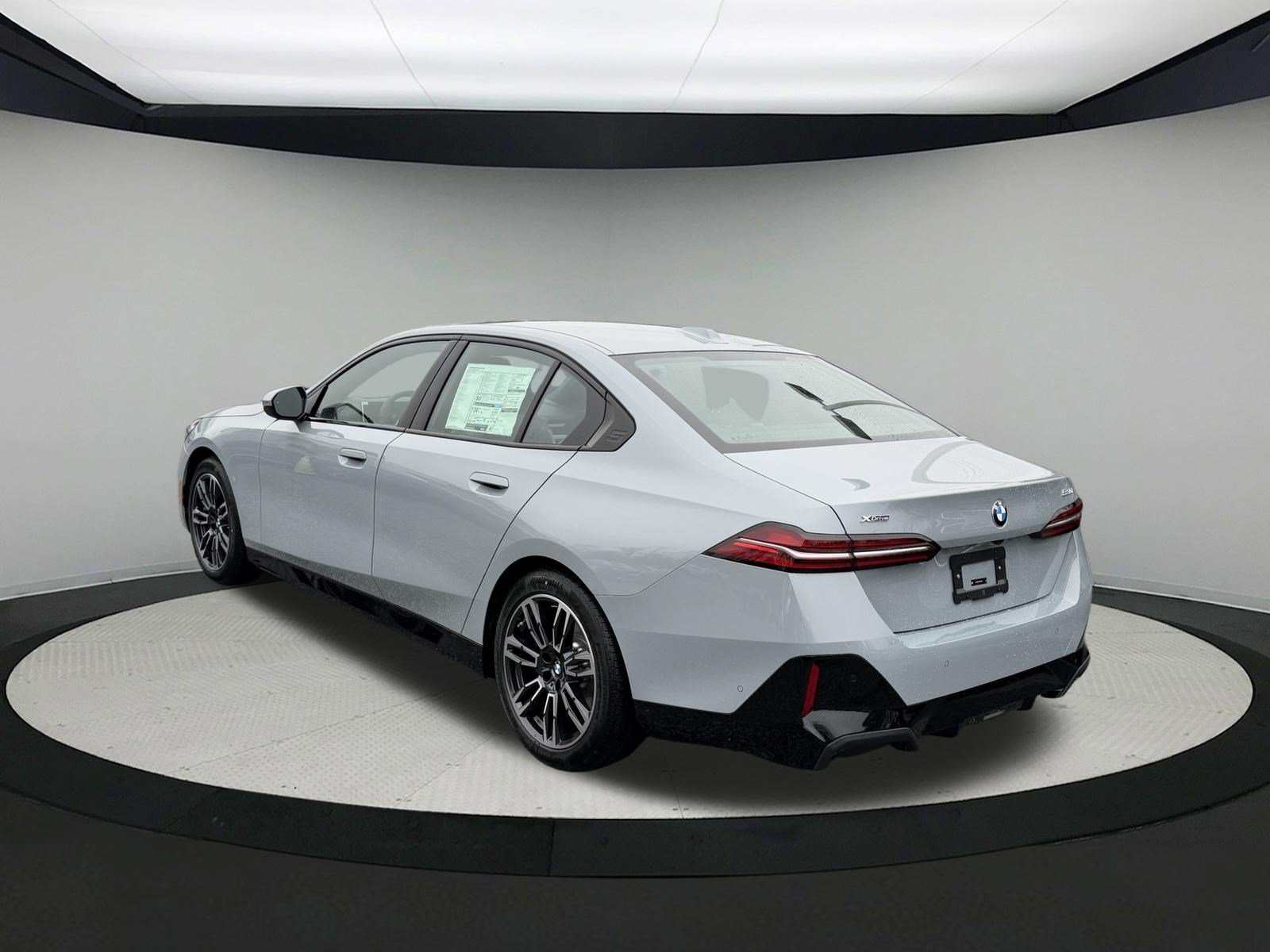 New 2026 BMW 530i xDrive w/ M Sport Package AWD/4WD image 6
