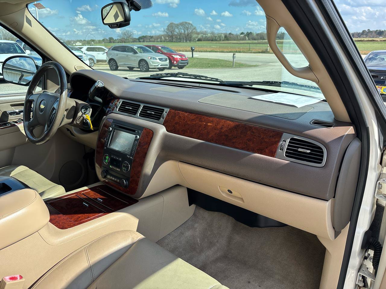 Used 2014 Chevrolet Suburban LTZ AWD/4WD image 26