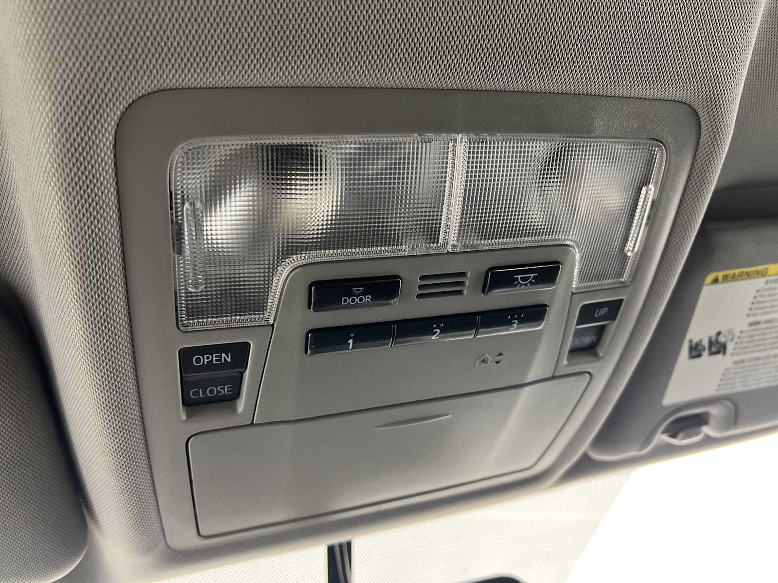 Used 2015 Toyota Highlander XLE FWD image 27