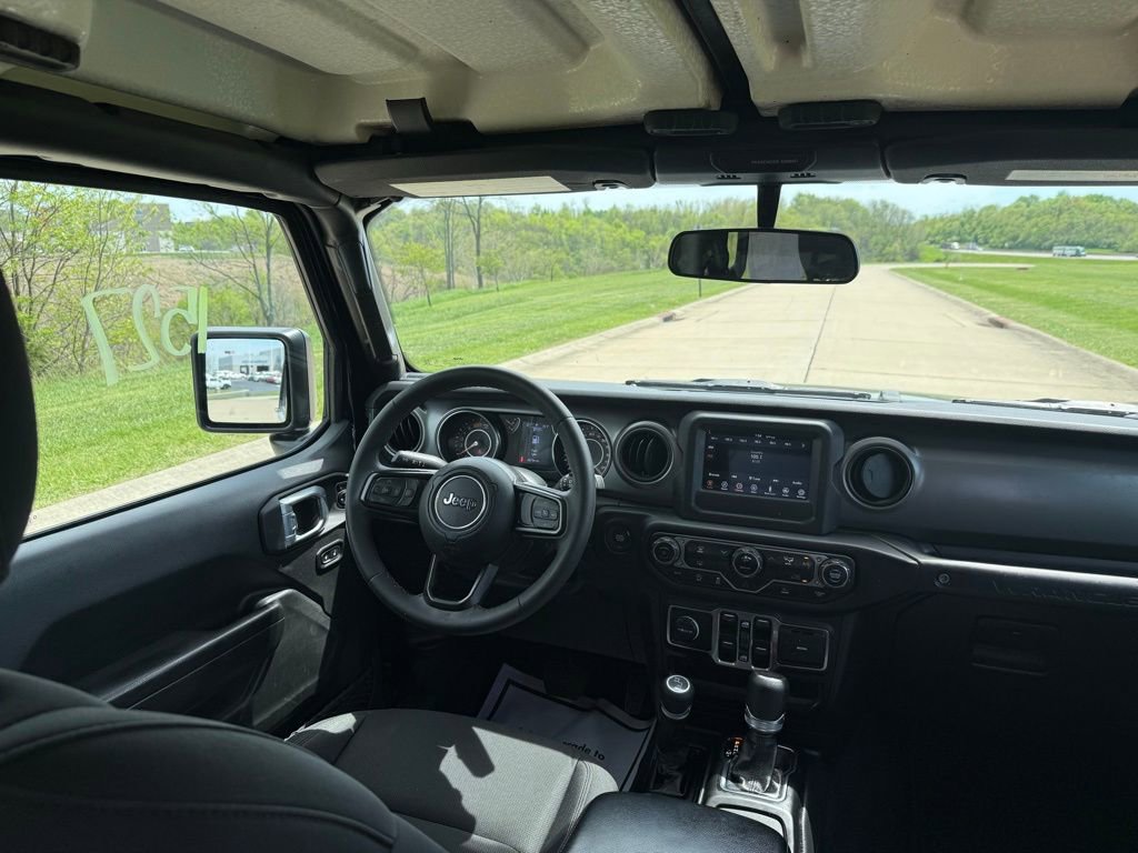 Used 2023 Jeep Wrangler Unlimited Sport AWD/4WD image 18