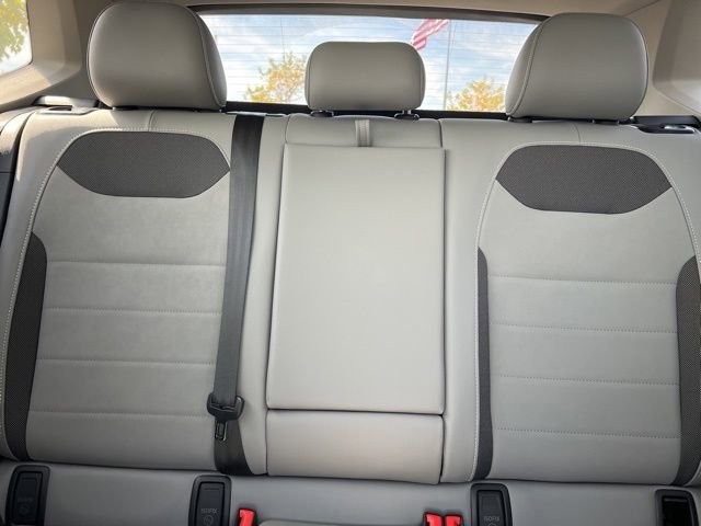 Used 2022 Volkswagen Taos SE w/ Panoramic Sunroof Package image 33