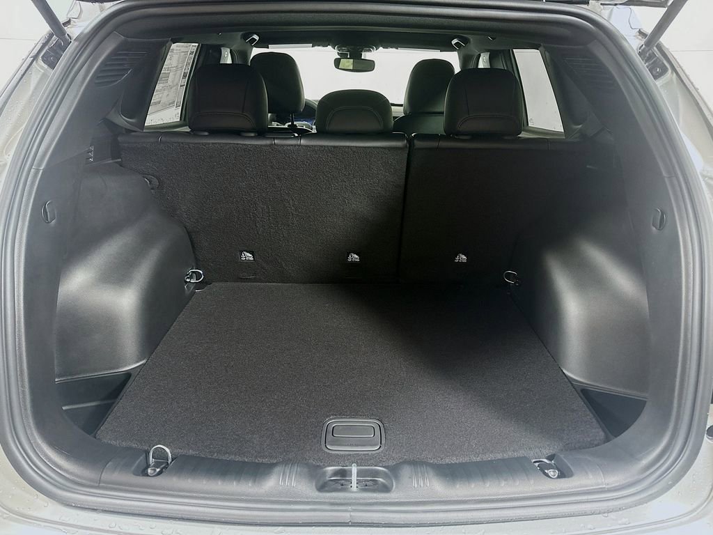 New 2026 Jeep Compass Latitude image 19