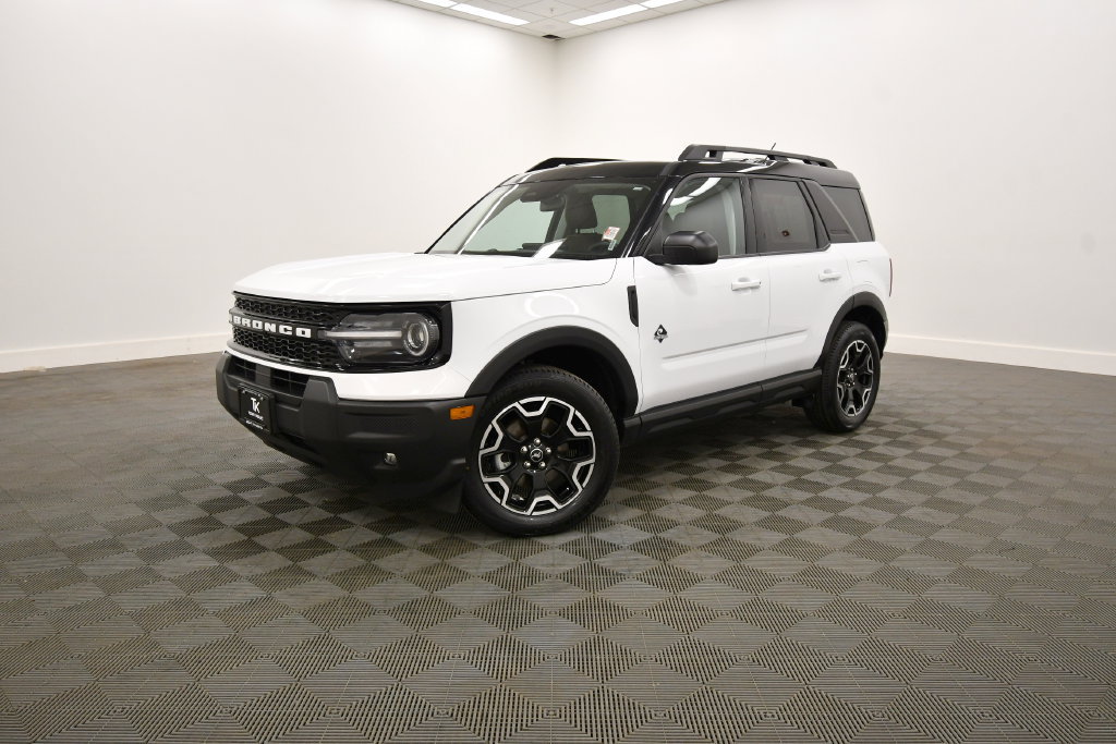 Used 2025 Ford Bronco Sport Outer Banks AWD/4WD image 2