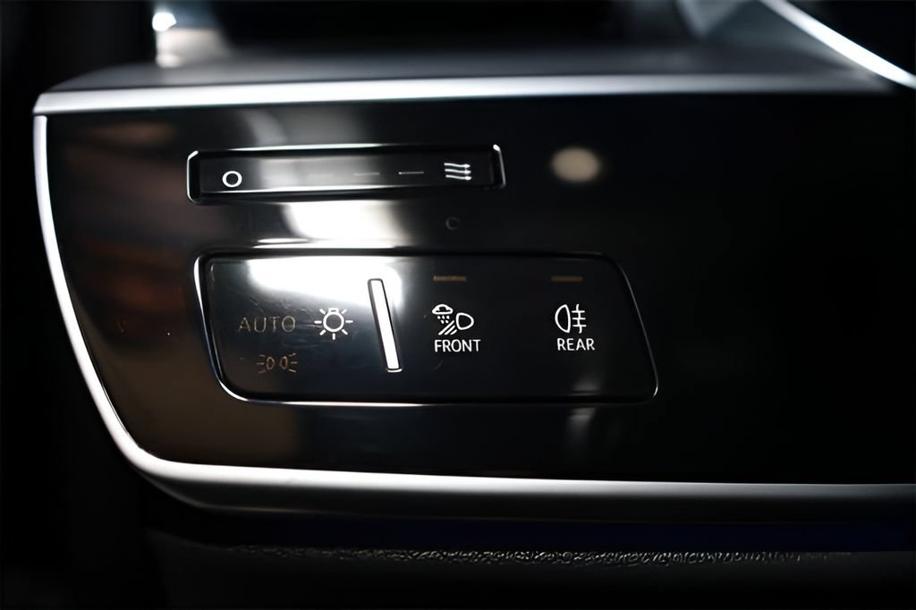 Used 2022 Audi S8 w/ S8 Executive Package AWD/4WD image 28