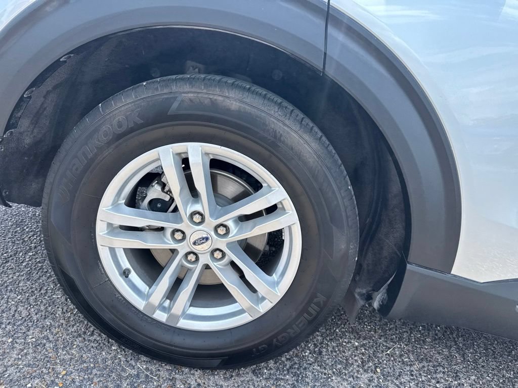 Used 2023 Ford Explorer XLT RWD image 9