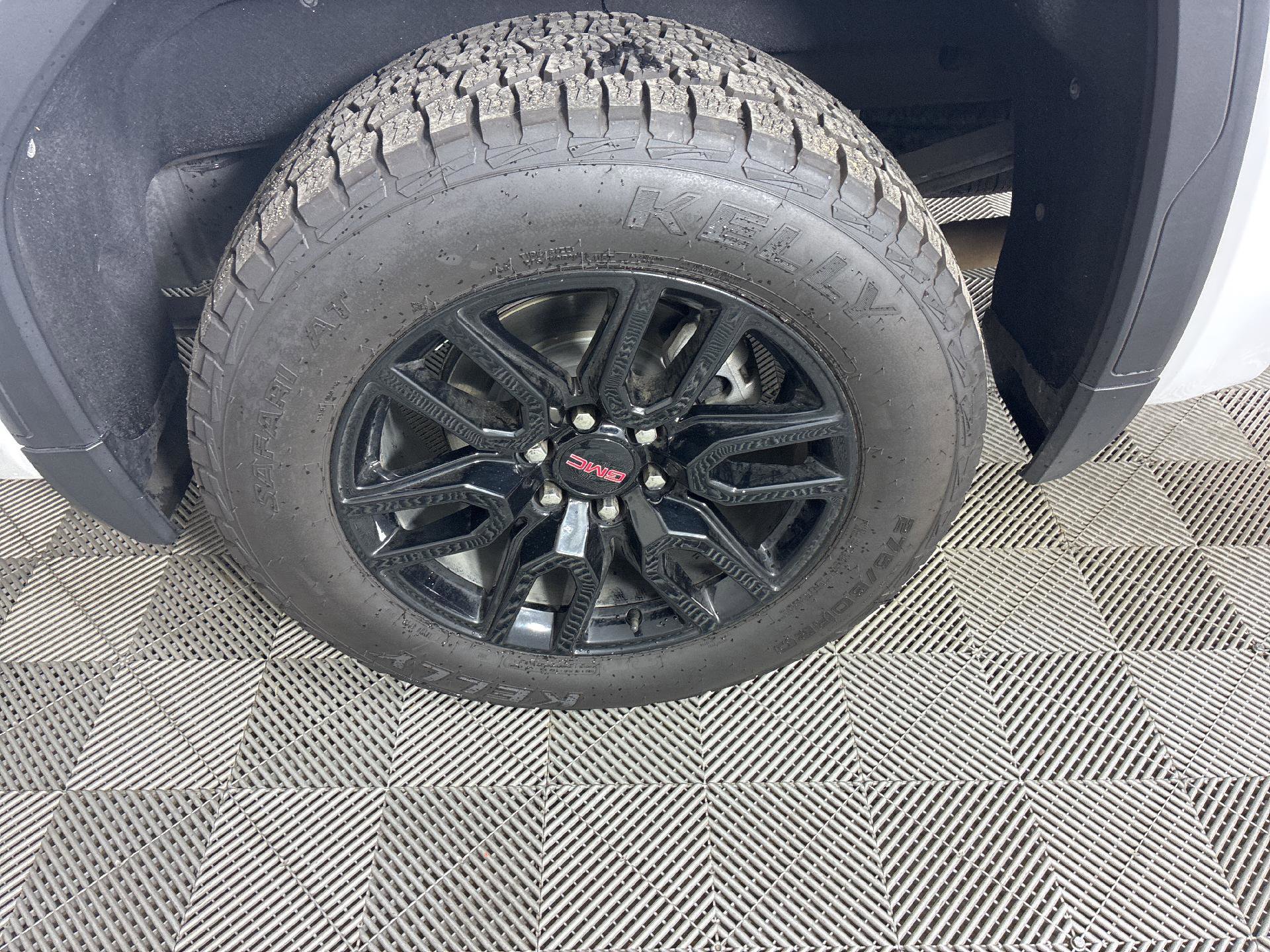 Used 2020 GMC Sierra 1500 Elevation w/ Elevation Value Package image 11