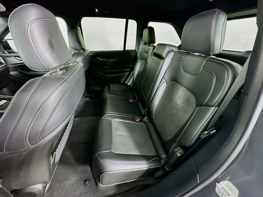 Certified 2024 Jeep Grand Cherokee Altitude image 34