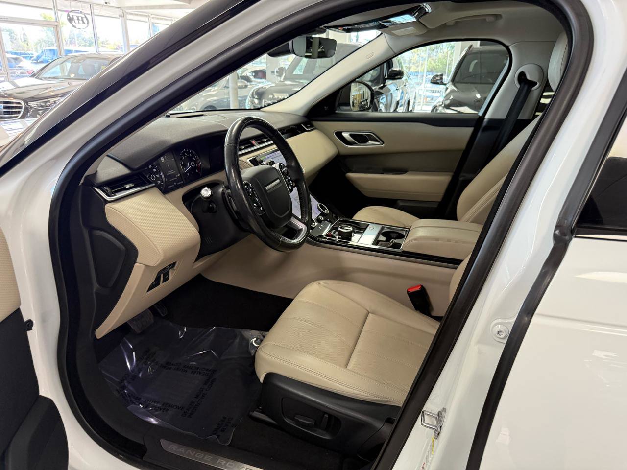 Used 2019 Land Rover Range Rover Velar S image 10