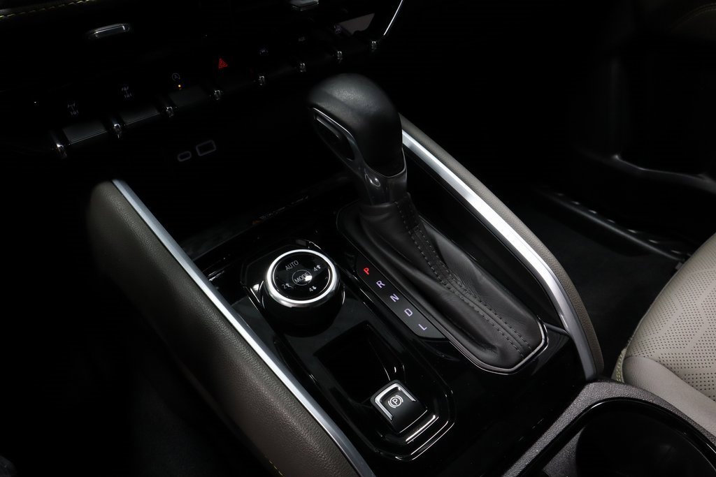 Used 2024 Chevrolet Colorado ZR2 w/ ZR2 Convenience Package III image 29