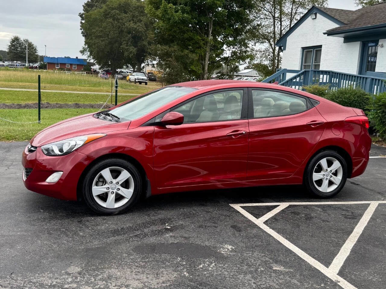 Used 2013 Hyundai Elantra GLS w/ Preferred Pkg image 5