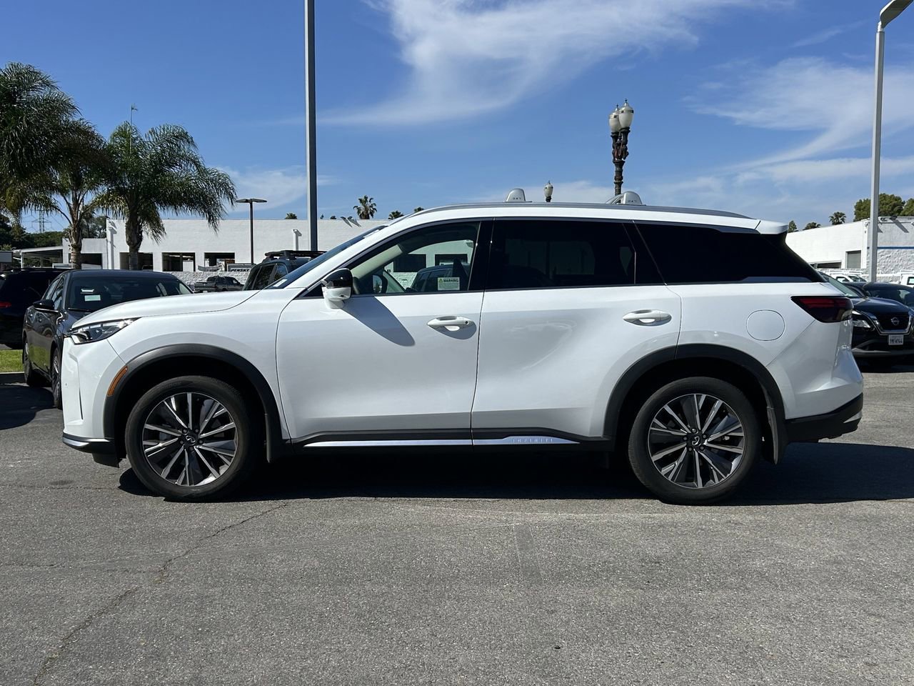 Certified 2026 INFINITI QX60 Luxe w/ Cargo Package FWD image 3