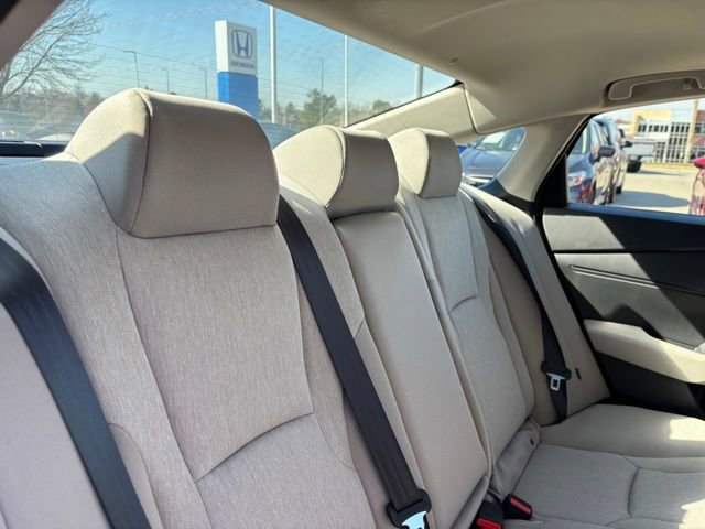 Used 2025 Honda Accord SE image 28