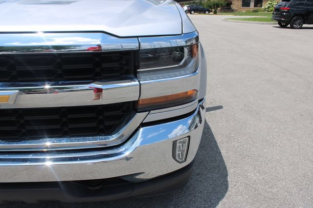 Used 2018 Chevrolet Silverado 1500 LT w/ All Star Edition AWD/4WD image 39