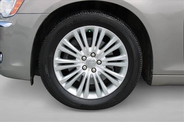Used 2014 Chrysler 300 C AWD/4WD image 15