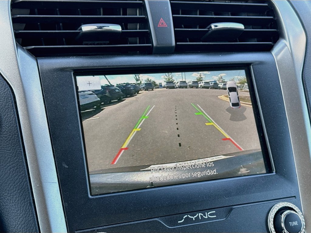 Used 2020 Ford Fusion SE FWD image 25