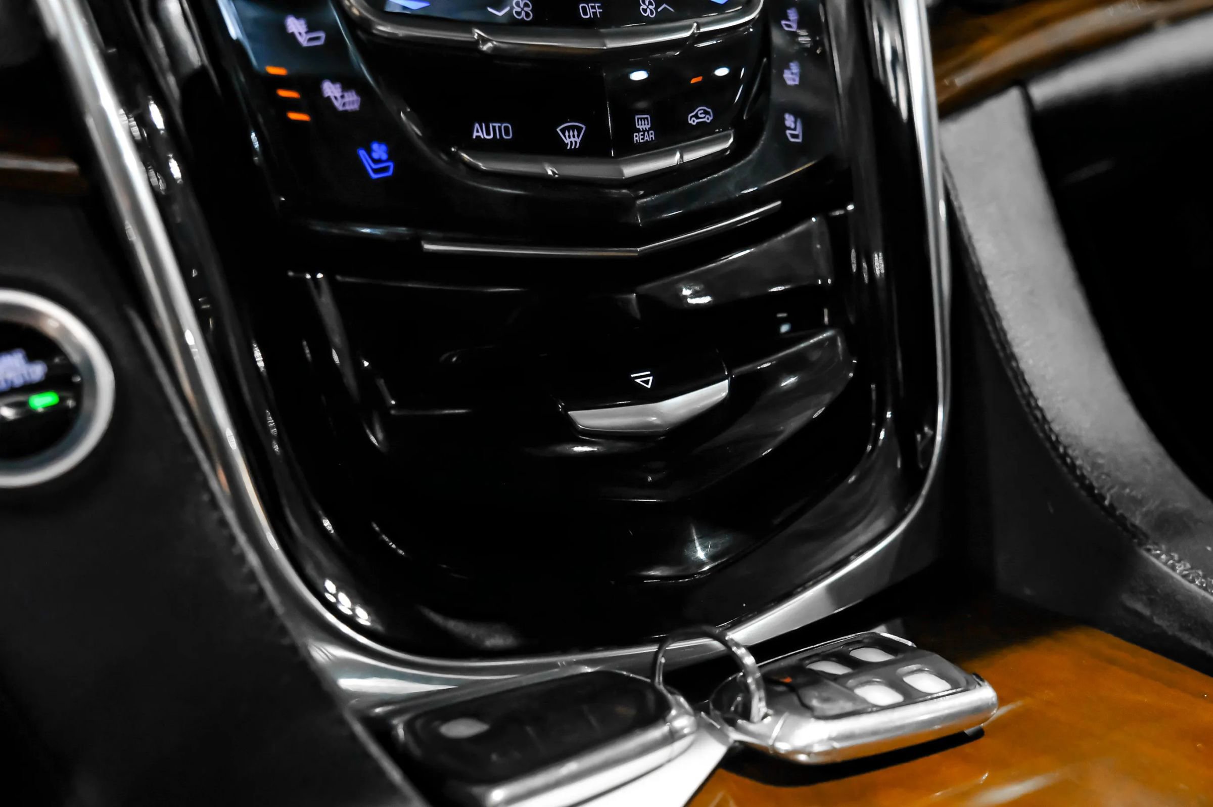 Used 2017 Cadillac Escalade ESV Luxury RWD image 35