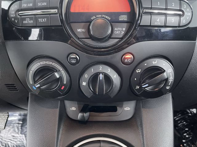 Used 2013 MAZDA MAZDA2 Sport FWD image 22