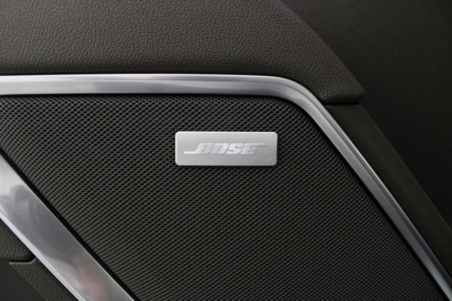 New 2026 GMC Sierra 1500 SLT image 17