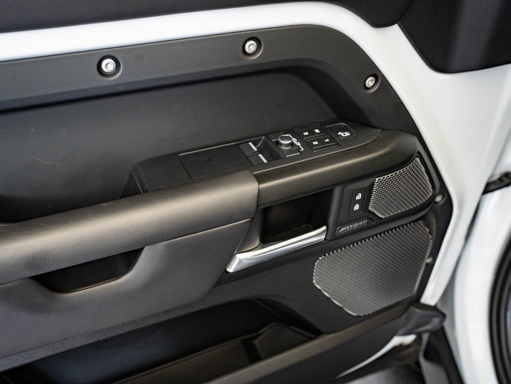 Used 2022 Land Rover Defender 90 V8 image 22