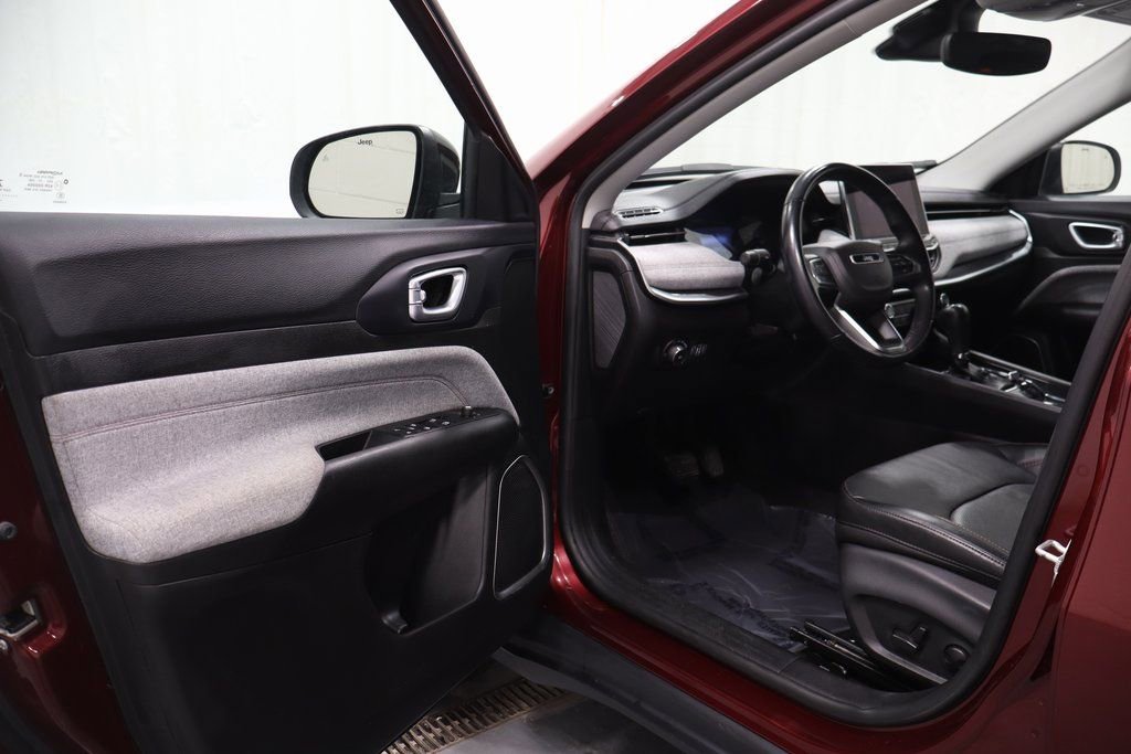 Used 2022 Jeep Compass Latitude AWD/4WD image 11