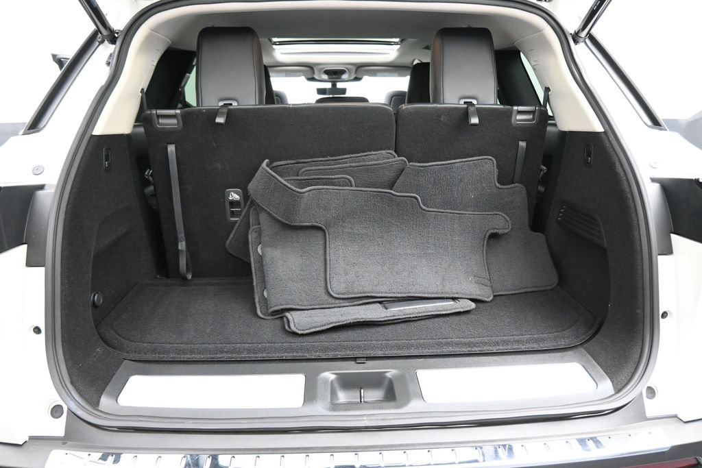 Used 2023 INFINITI QX60 Luxe w/ Vision Package FWD image 24