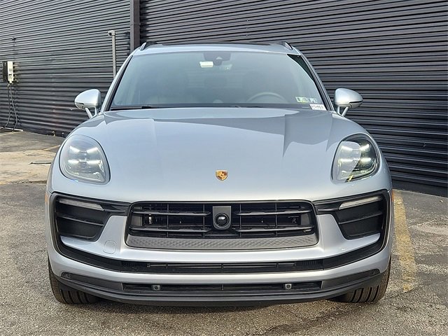 Used 2025 Porsche Macan image 10
