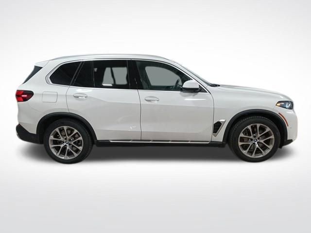 Used 2025 BMW X5 xDrive50e image 6