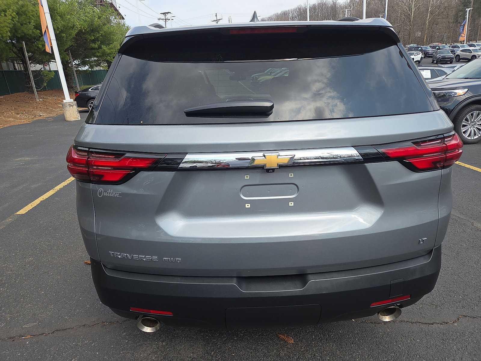Used 2023 Chevrolet Traverse LT AWD/4WD image 4