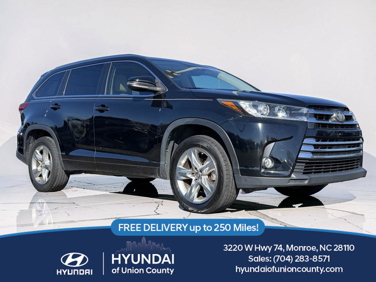 Used 2017 Toyota Highlander Limited image 1