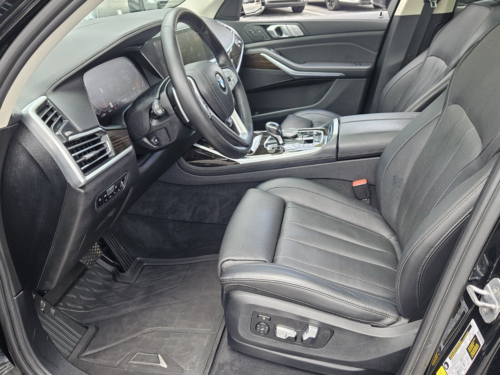 Used 2020 BMW X7 xDrive40i w/ Luxury Seating Package AWD/4WD image 14
