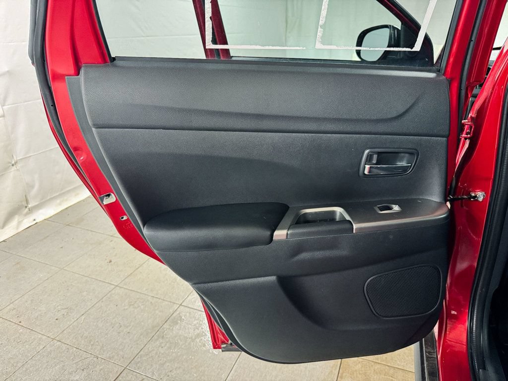 Used 2018 Mitsubishi Outlander Sport SE AWD/4WD image 15
