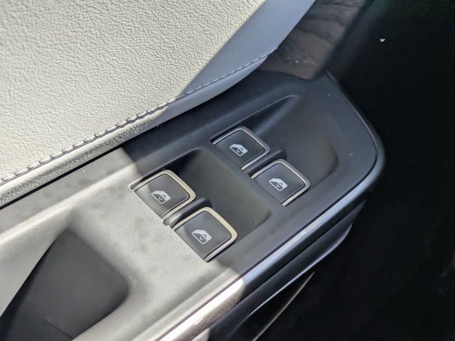 Used 2023 Rivian R1T Adventure image 18