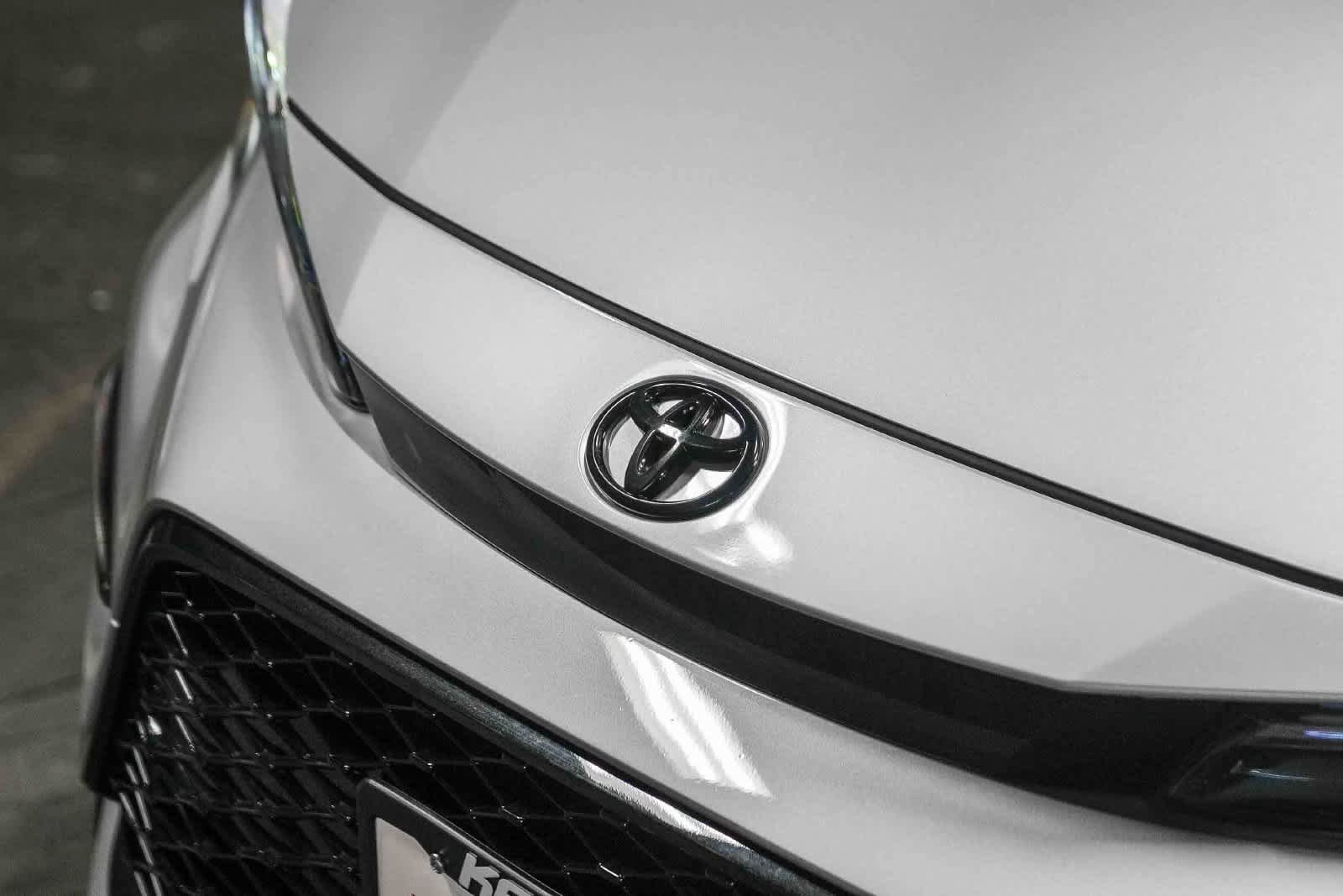 Certified 2026 Toyota Corolla SE w/ SE Package FWD image 4