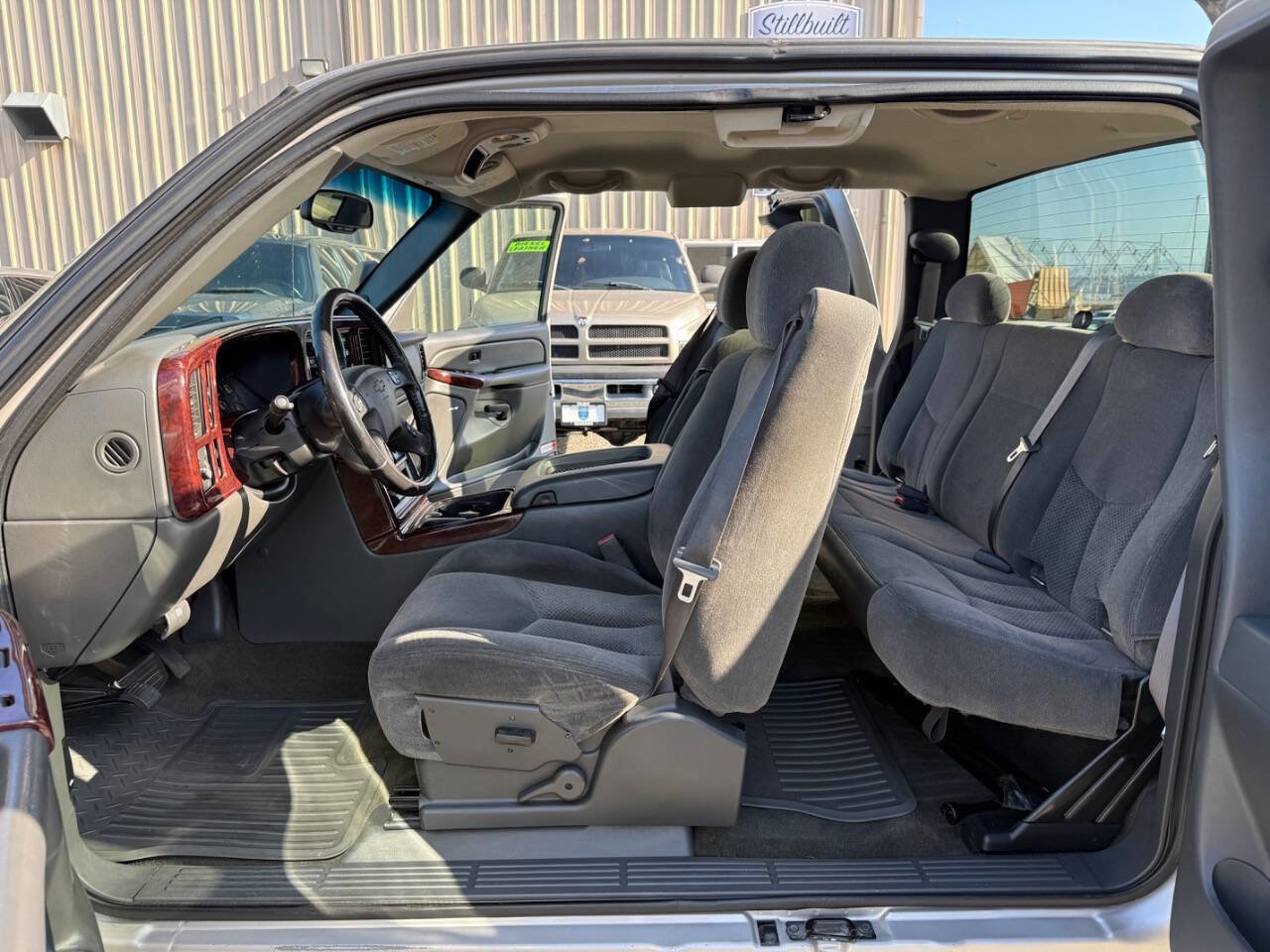 Used 2006 Chevrolet Silverado 2500 LT w/ Skid Plate Package AWD/4WD image 7