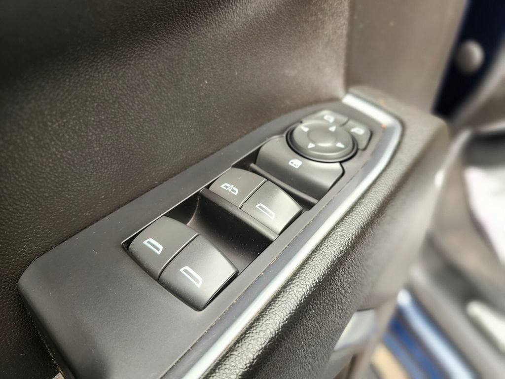 Used 2022 Chevrolet Silverado 1500 LT AWD/4WD image 17