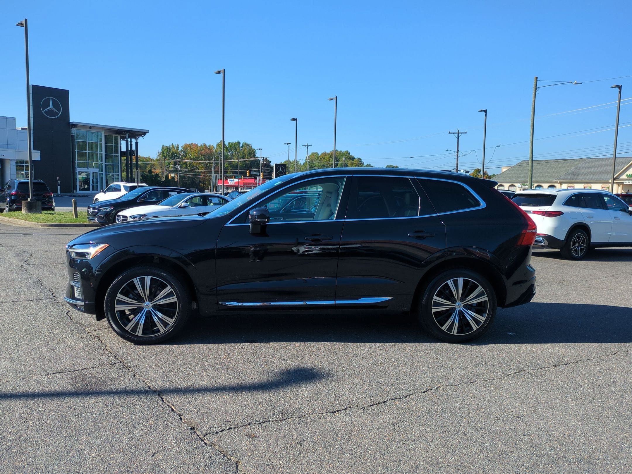 Used 2022 Volvo XC60 B5 Inscription w/ Advanced Package AWD/4WD image 6
