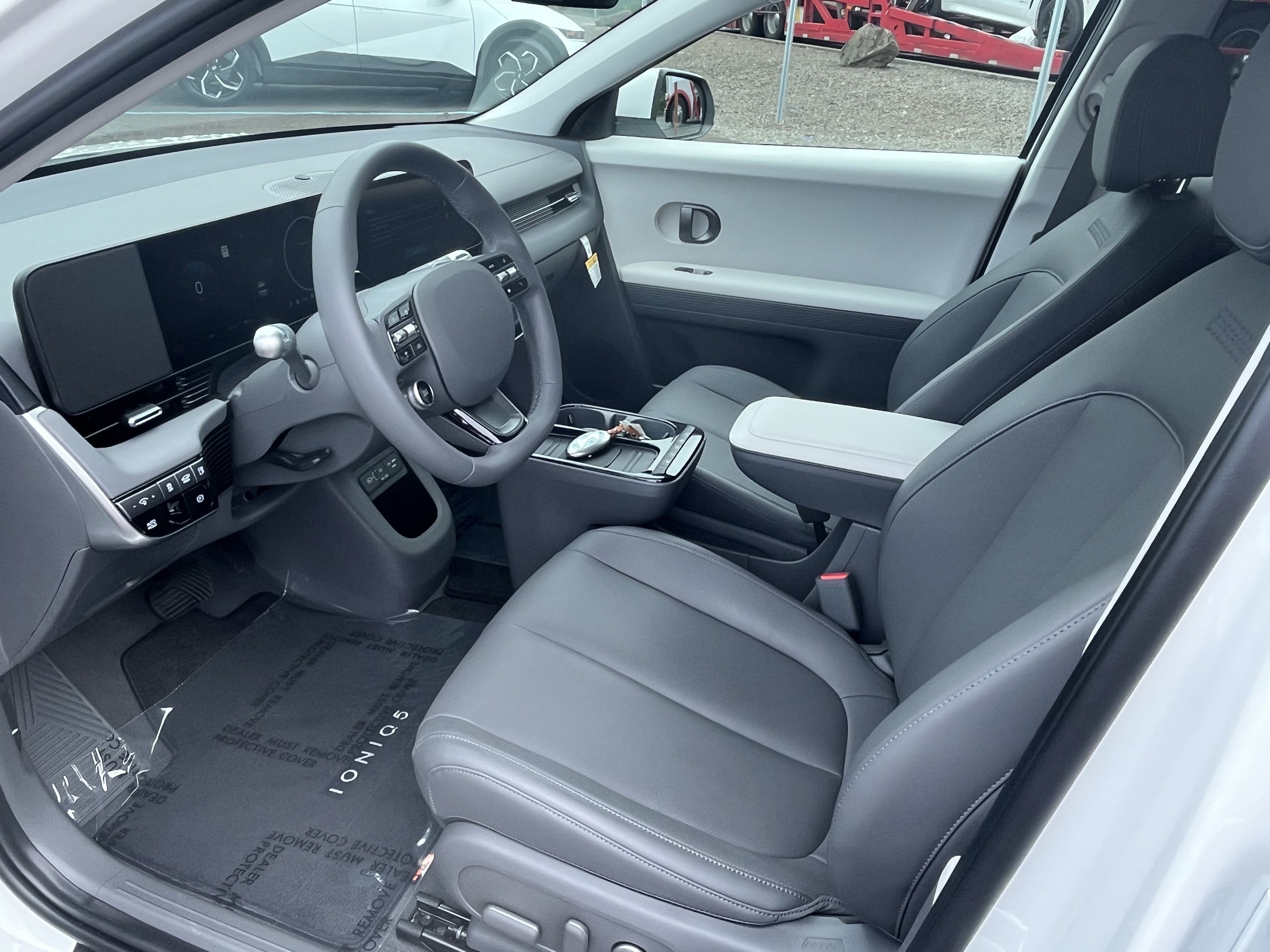 Certified 2025 Hyundai Ioniq 5 SEL AWD/4WD image 9
