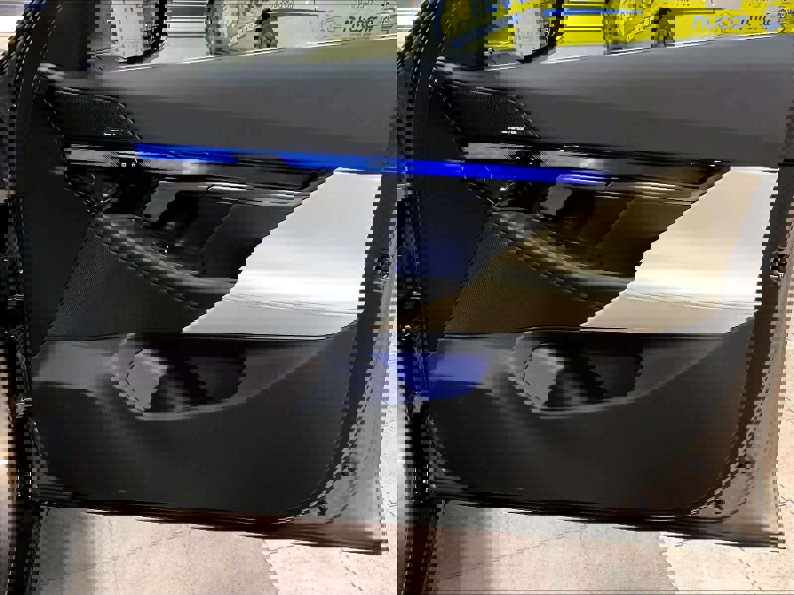 Used 2024 BMW 540i xDrive w/ Convenience Package image 12