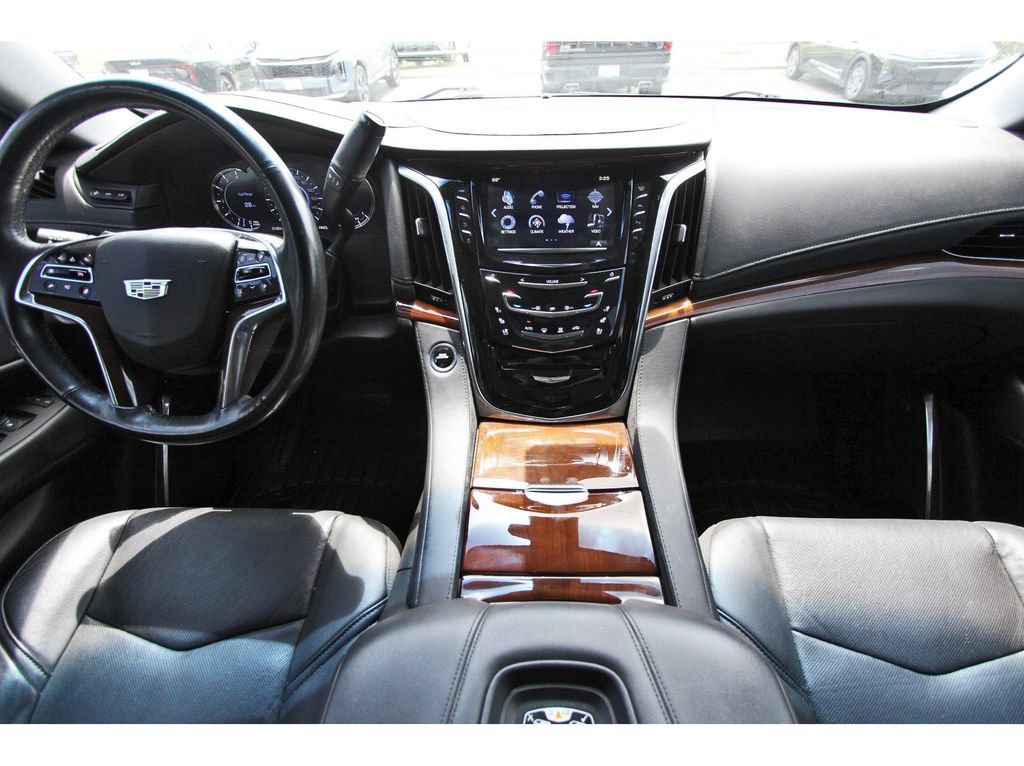 Used 2019 Cadillac Escalade ESV Premium Luxury AWD/4WD image 9