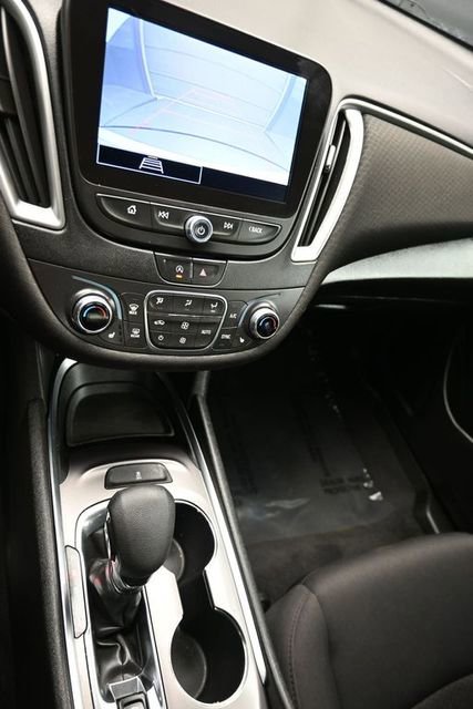 Used 2022 Chevrolet Malibu LT FWD image 17