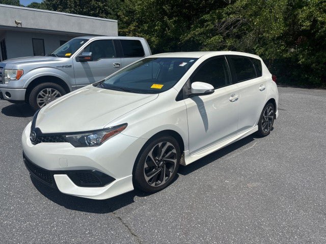 Used 2016 Scion iM FWD image 1