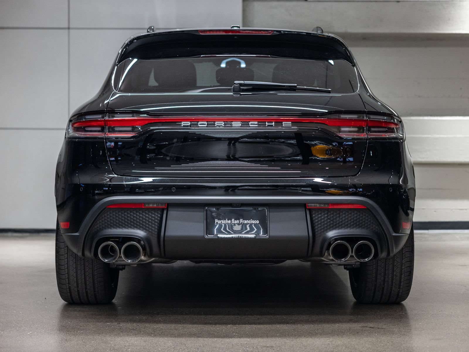 Certified 2026 Porsche Macan AWD/4WD image 7