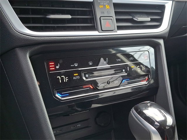 New 2025 Volkswagen Taos SE image 17